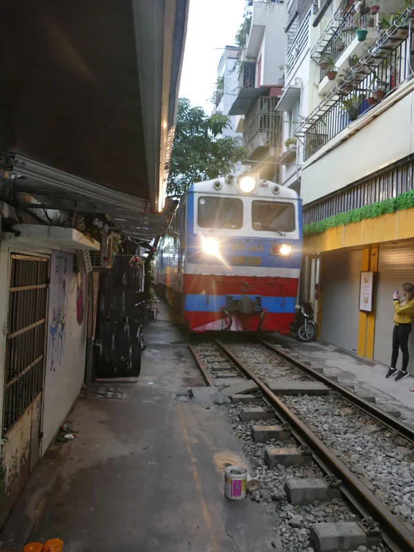 Hanoï Train Street train Hanoi Train Street train ville capitale