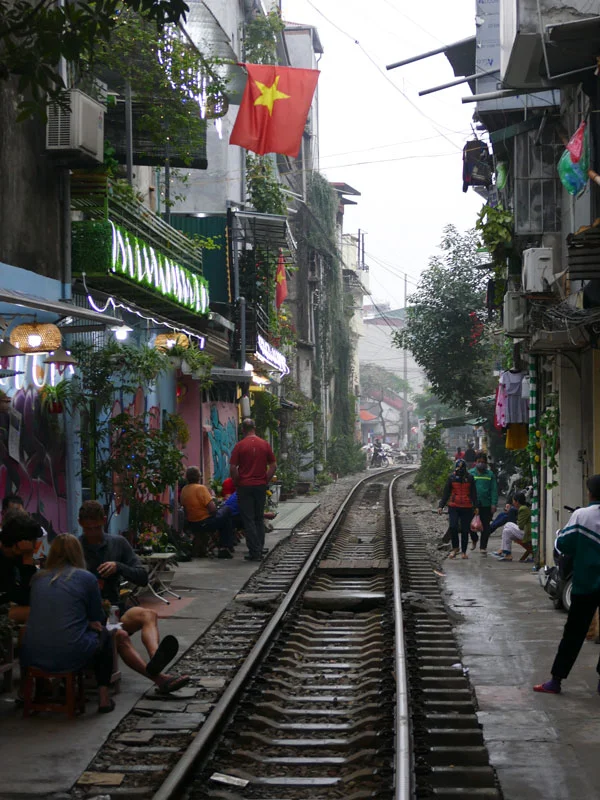 Hanoï Train Street hanoi train street ville capitale