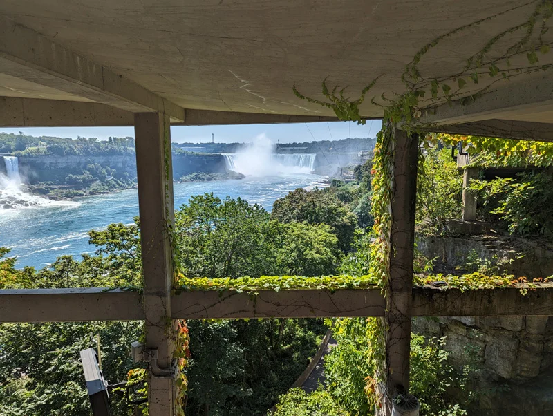 Une vue secrète vue chutes du niagara bateau cascade