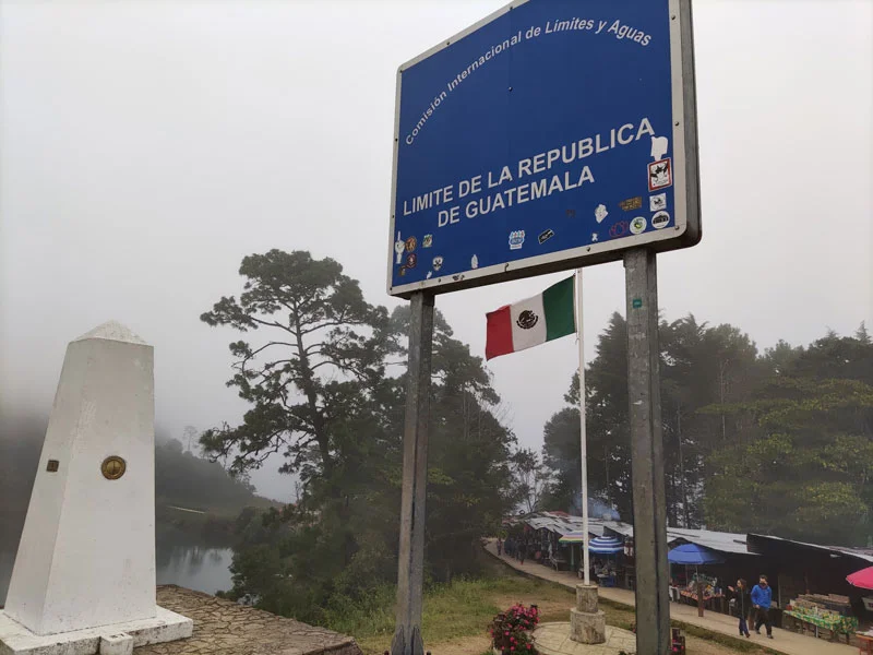 Frontière avec le Guatemala La frontière entre le Mexique et le Guatemala dans le Chiapas