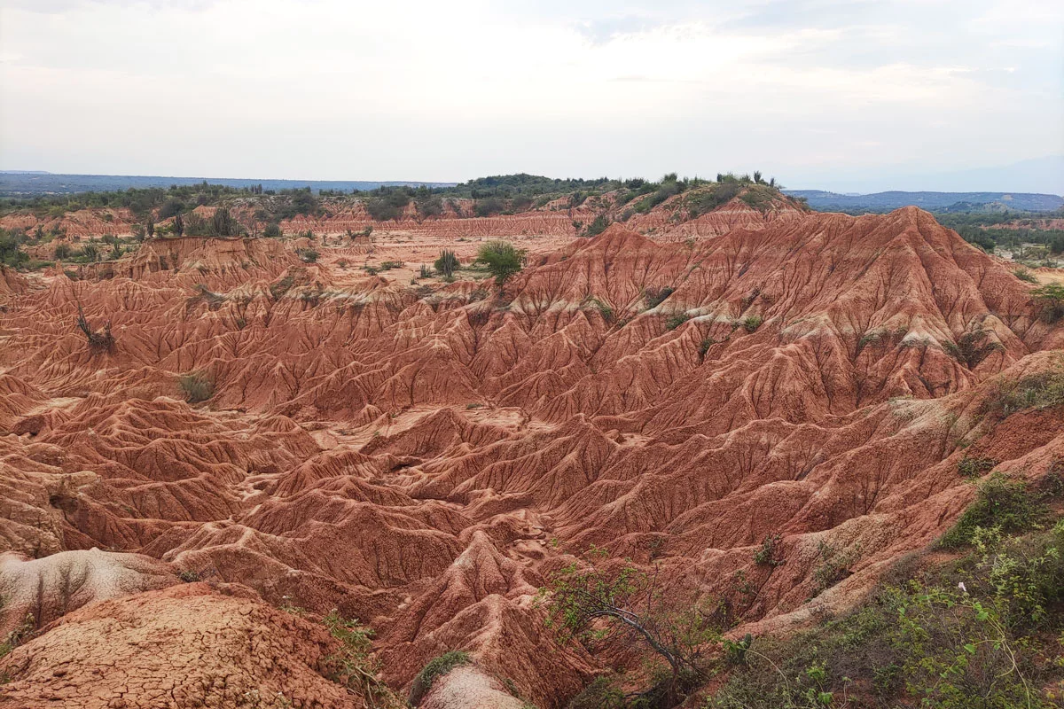 En plein désert de Tatacoa désert tatacoa neiva colombie rouge