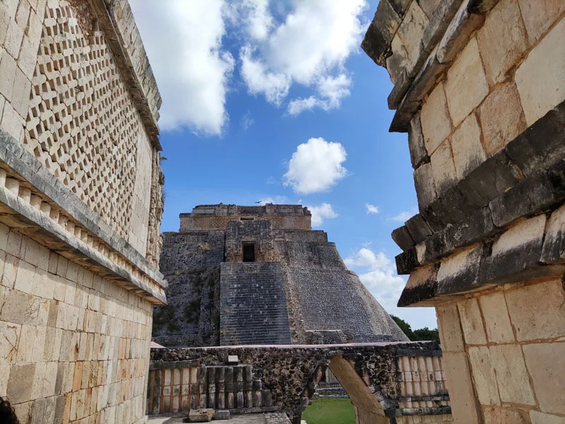 Uxmal temple maya mérida uxmal yucatan