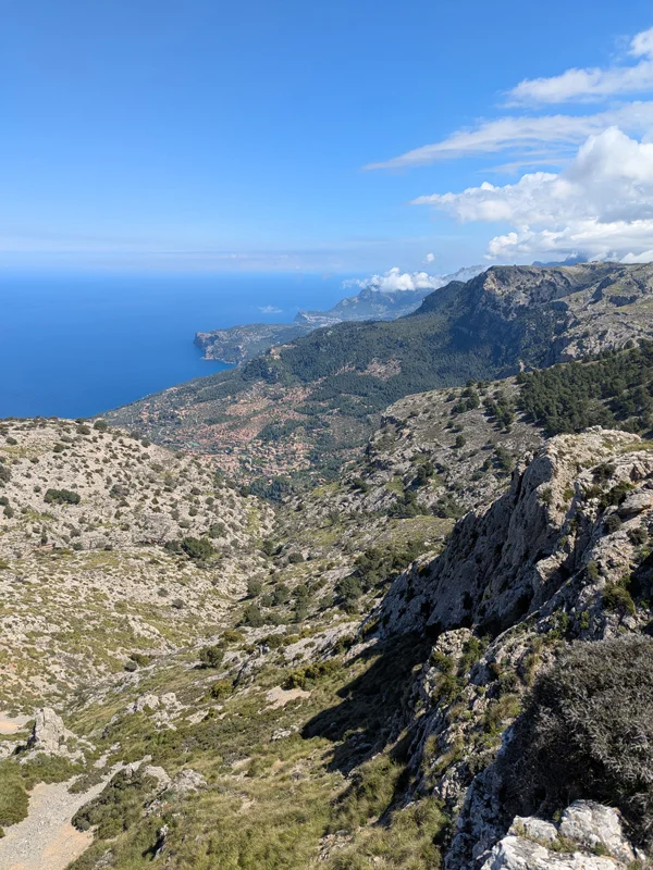 trek majorque vue route pierre sèche