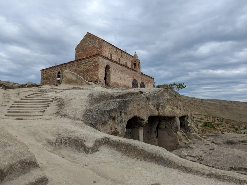 ouplistsikhé gori monastère troglodyte grotte