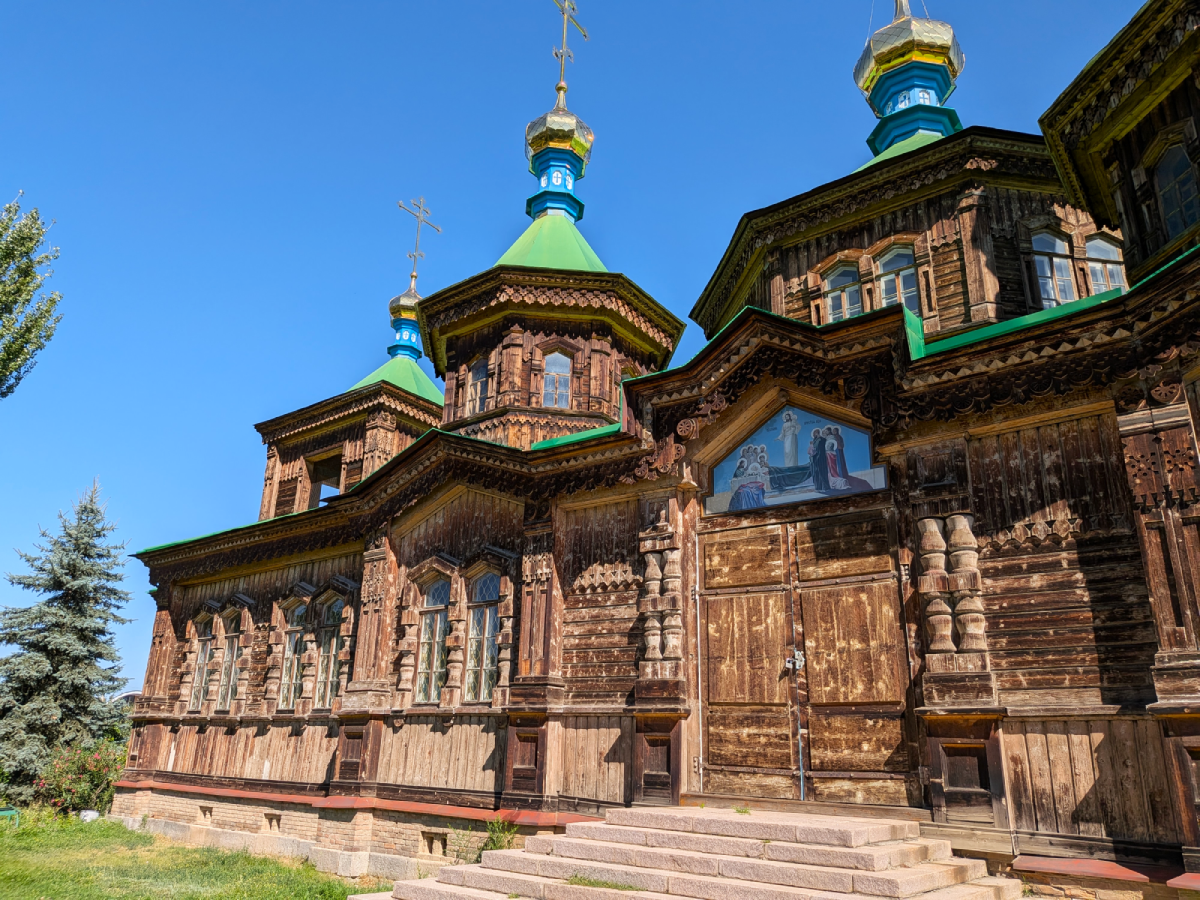 karakol cathédrale de la sainte trinité